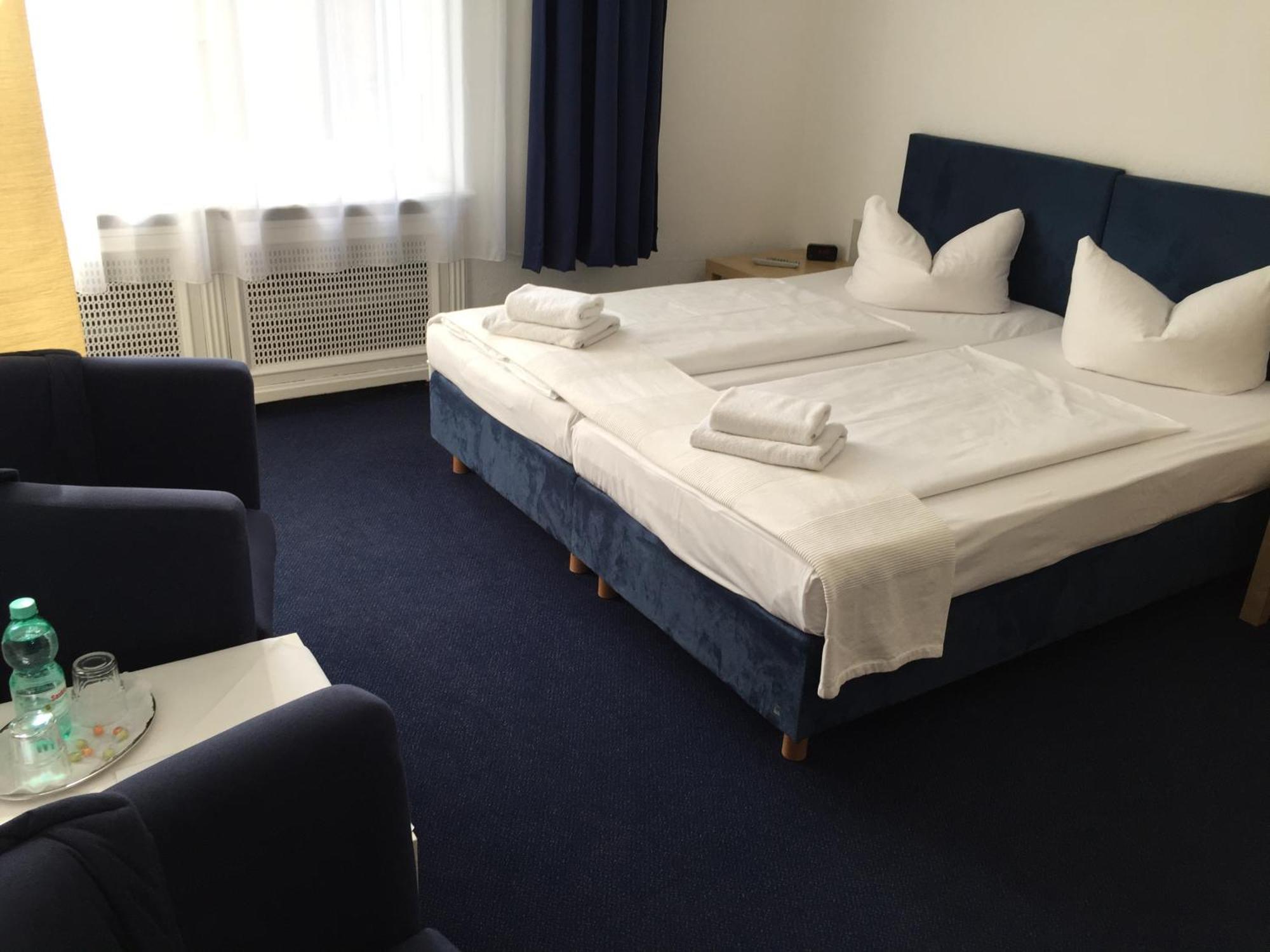 Large Double or Twin Room,1366749689:JPEG